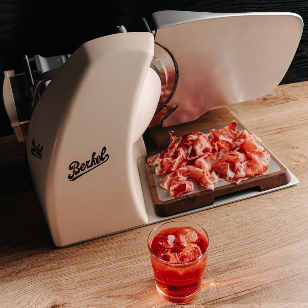 Home Line 200-250 Cutting Board (wood+steel)